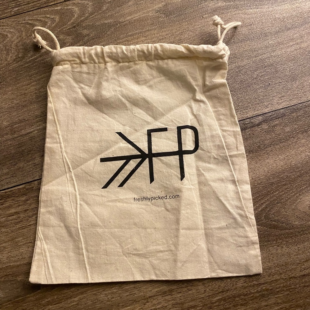 Fresh Picked dust bag